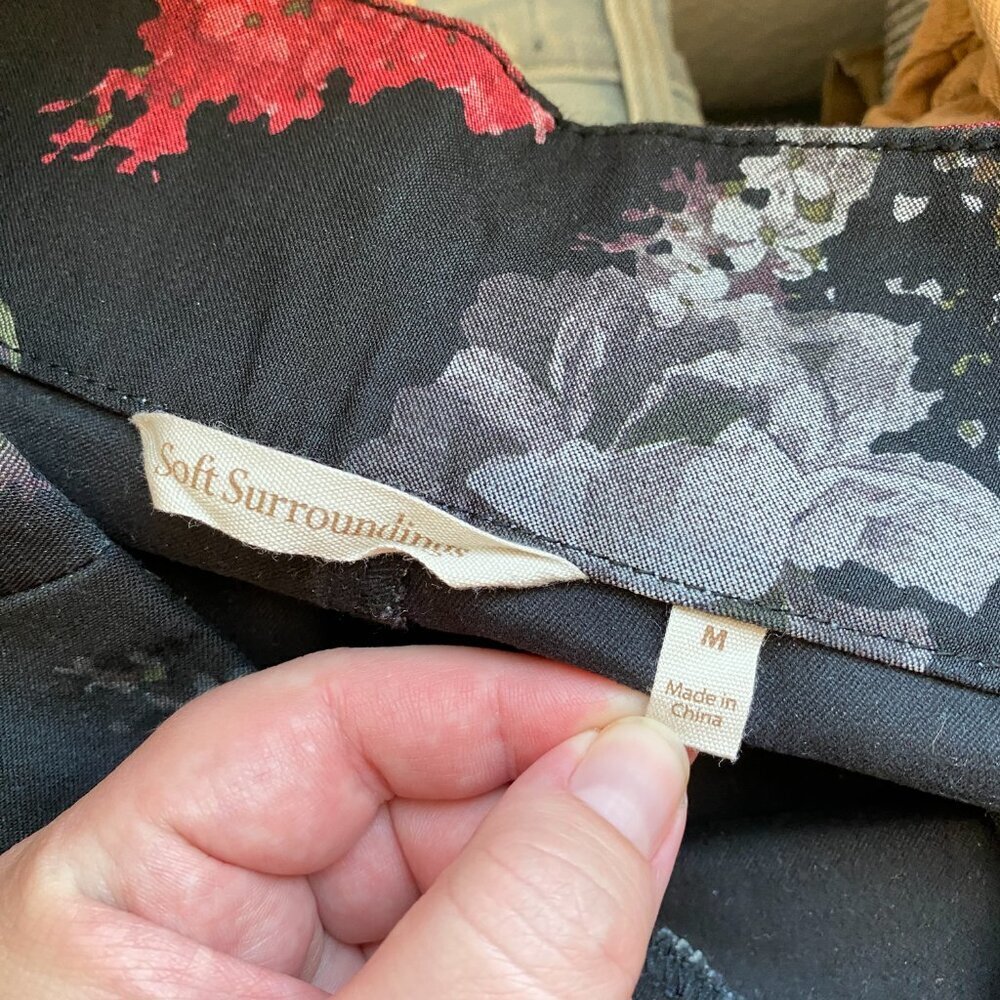 Soft Surroundings Pull-on Black Floral Leggings Pants Medium - Picture 7 of 8